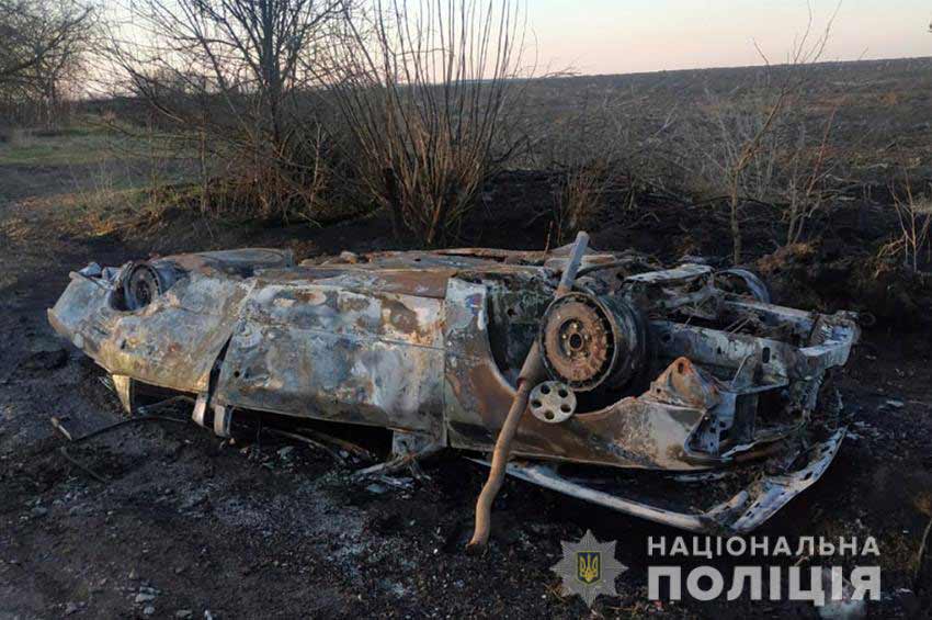 ДТП на Старокостянтинівщині: автомобіль згорів повністю