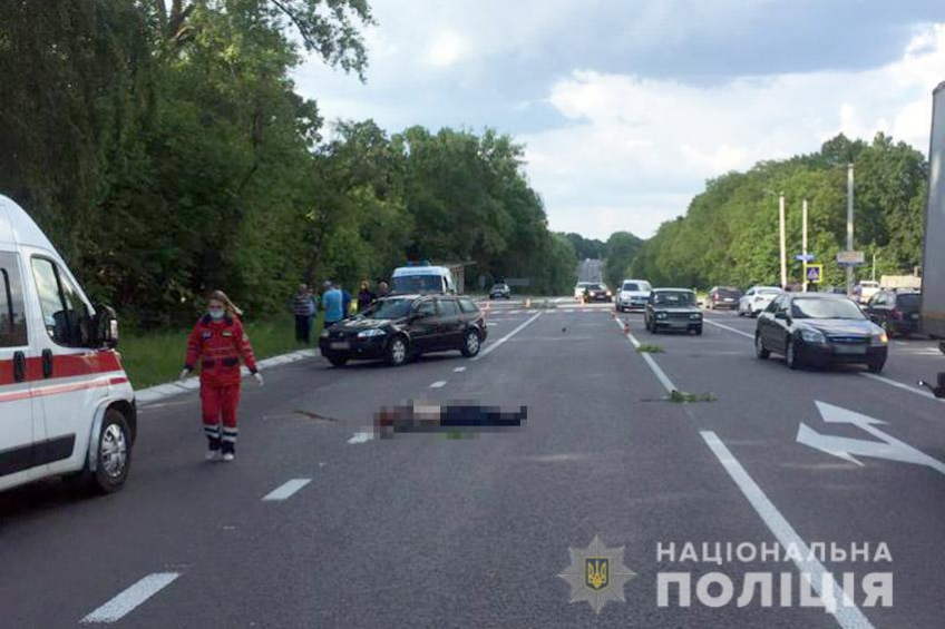 На трасі біля села Перегінка збили людину 