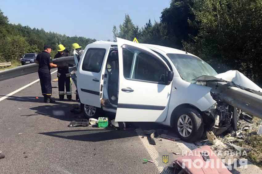 Летальна ДТП на Хмельниччині: загинула жінка, діти не постраждали