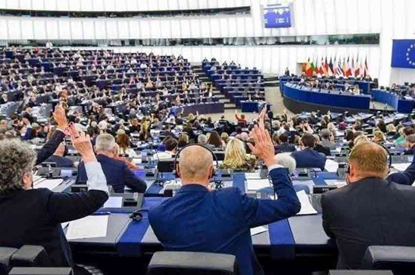 Європарламент ухвалив резолюцію щодо надання Україні та Молдові статусу кандидатів на вступ до ЄС