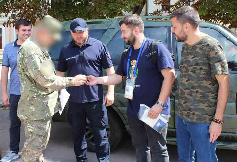 Ще один позашляховик отримали військові Хмельниччини