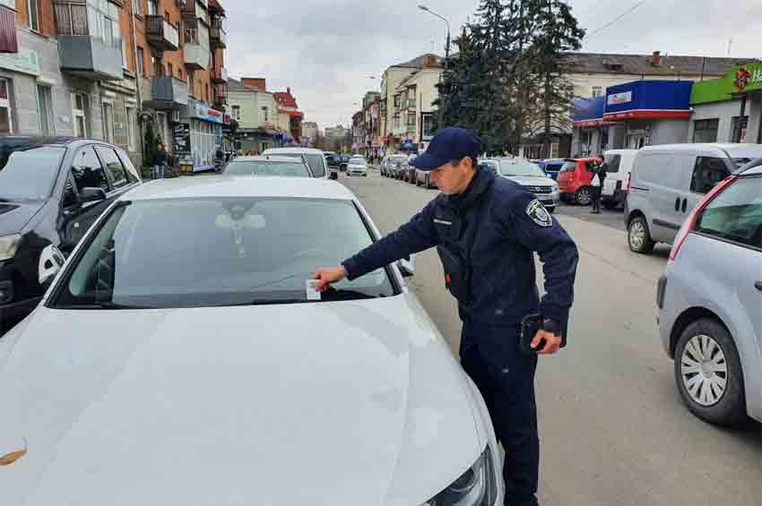 Понад 3 мільйони гривень до бюджету Хмельницької громади - результат роботи інспекції з паркування