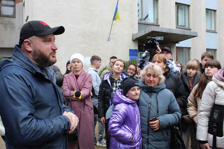 Діти військових, які загинули боронячи Україну від російських загарбників, вирушили на відпочинок до Франції