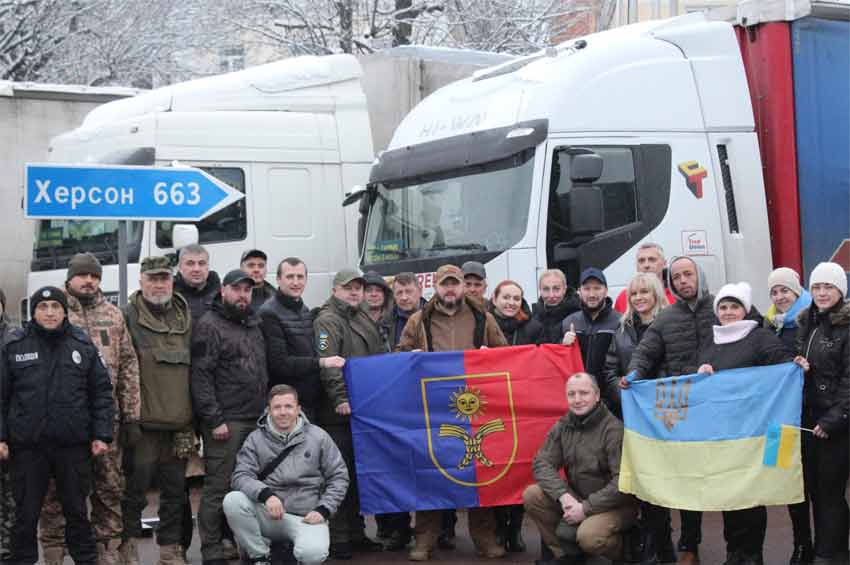 8 вантажівок з їжею, будівельними матеріалами та одягом відправили на Херсонщину, - Сергій Гамалій