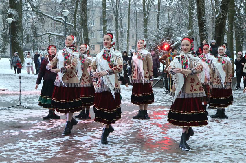 У Хмельницькому відбувся театралізований різдвяний вертеп просто неба