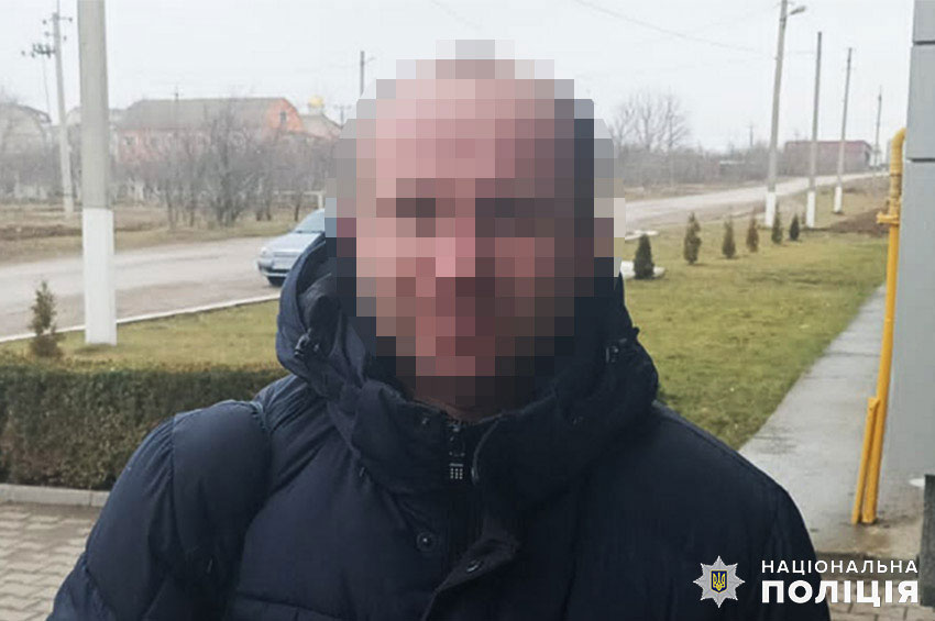 На Дунаєвеччині чоловік запропонував поліцейському хабар за повернення вилученої автівки
