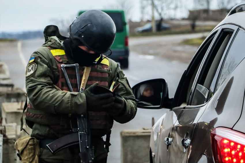 На Хмельниччині військовим дозволили перевіряти документи у цивільних осіб