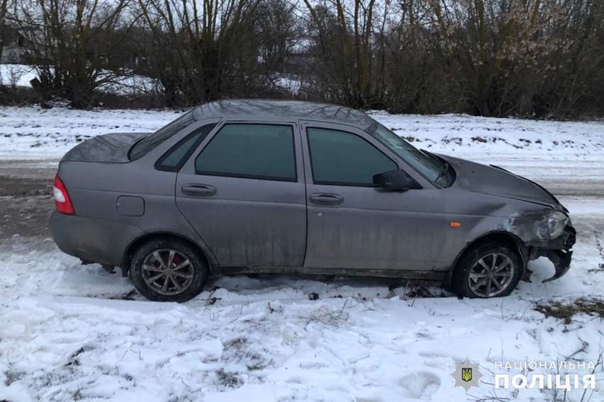 У Волочиську викрадач автомобіля у стані сп’яніння вчинив ДТП та зник з місця події