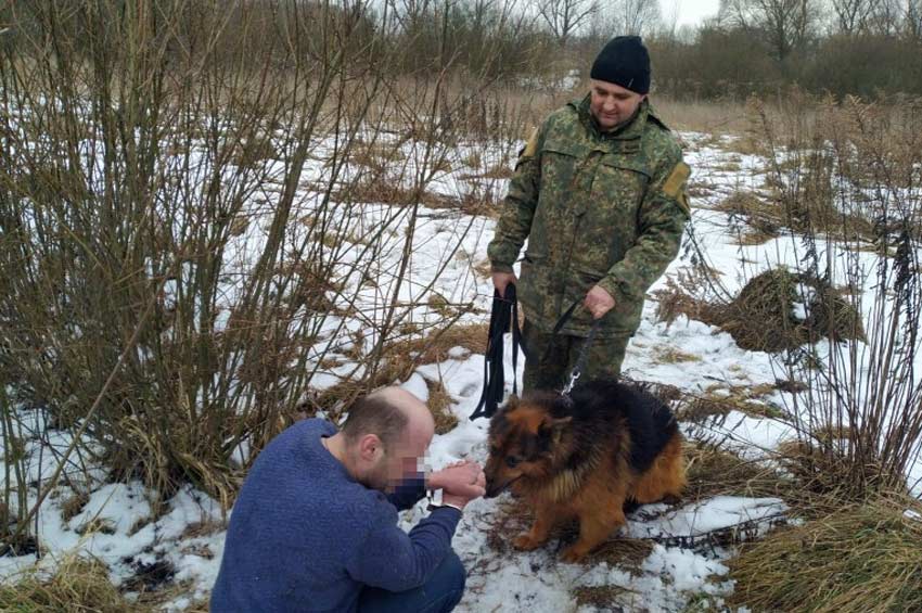 У Хмельницькому службовий собака допоміг швидко затримати грабіжника