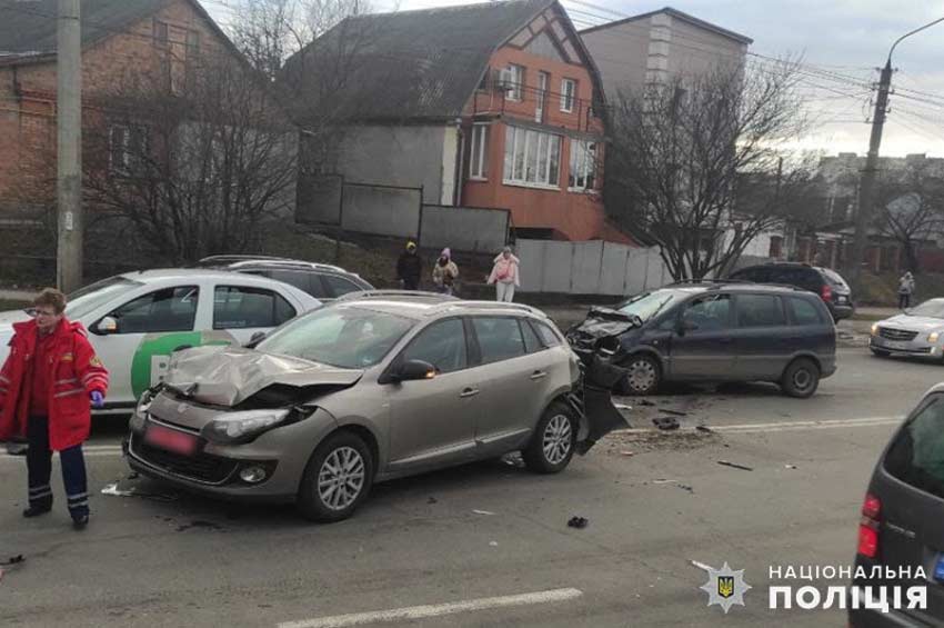 П'ять пошкоджених авто та один травмований: у Хмельницькому нетверезий водій спричинив ДТП
