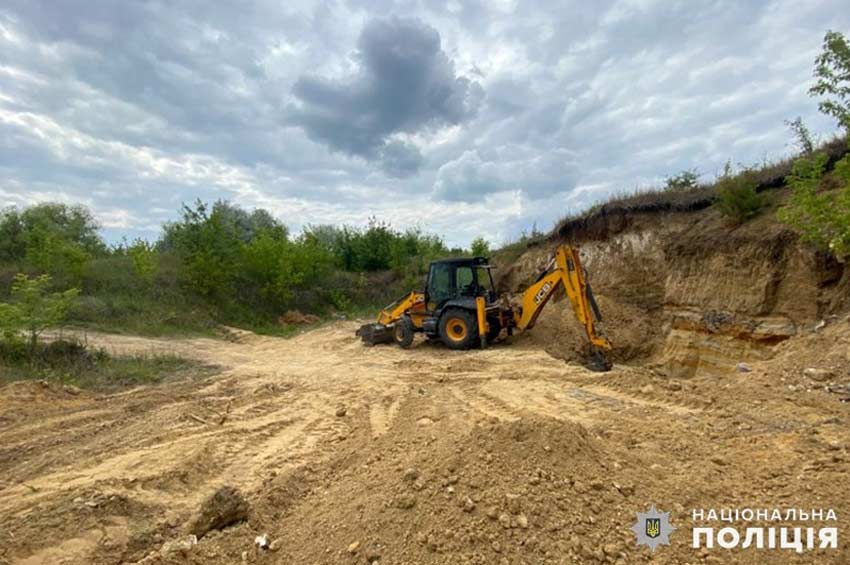 На Кам’янеччині місцевий мешканець організував видобуток піску на території заповідника