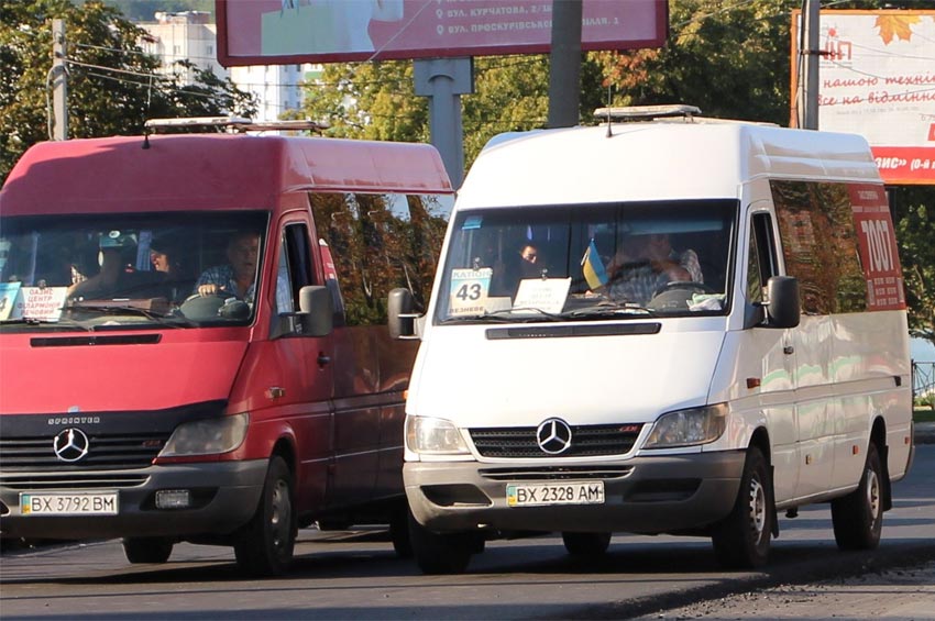 Напередодні поминального дня у Хмельницькому курсуватимуть додаткові автобусні маршрути