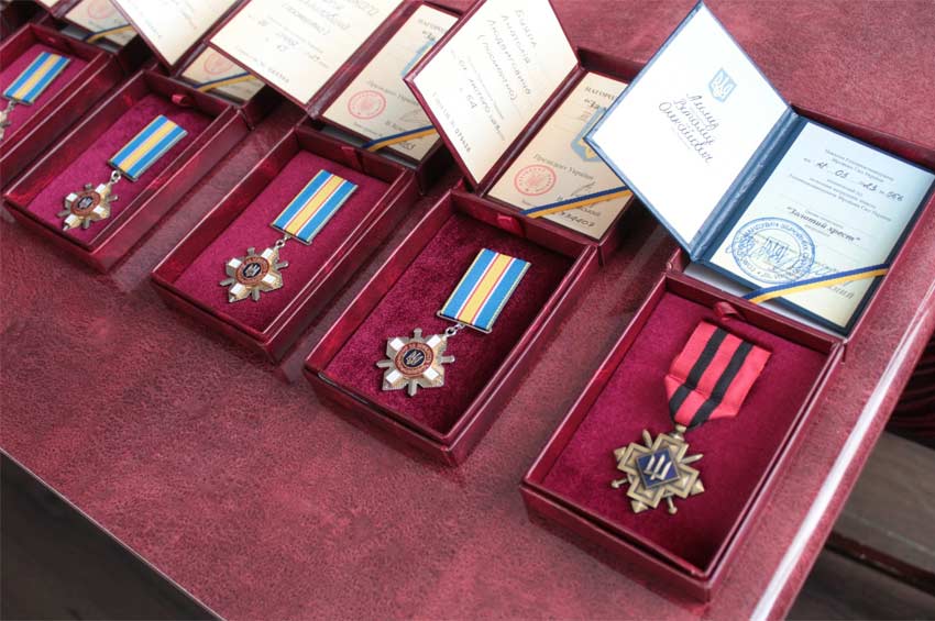 Захисників з Хмельниччини відзначено високими державними нагородами посмертно
