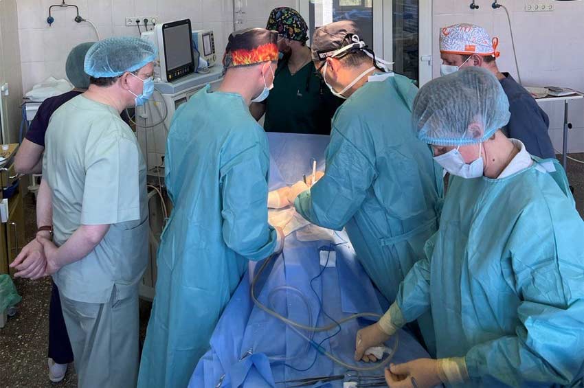 В Хмельницькій міській дитячій лікарні вперше провели операцію пацієнтам із вродженими вадами серця