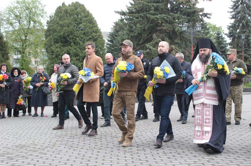 На Хмельниччині відзначили День пам’яті та примирення