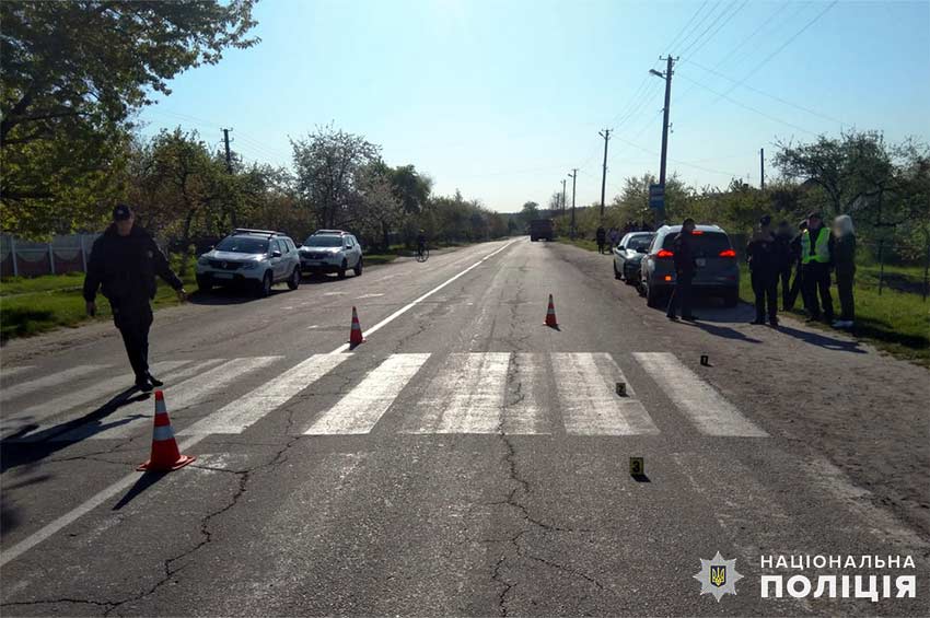 На Славутчині водій вантажівки збив 12-річну дівчинку: дитину госпіталізували до лікарні