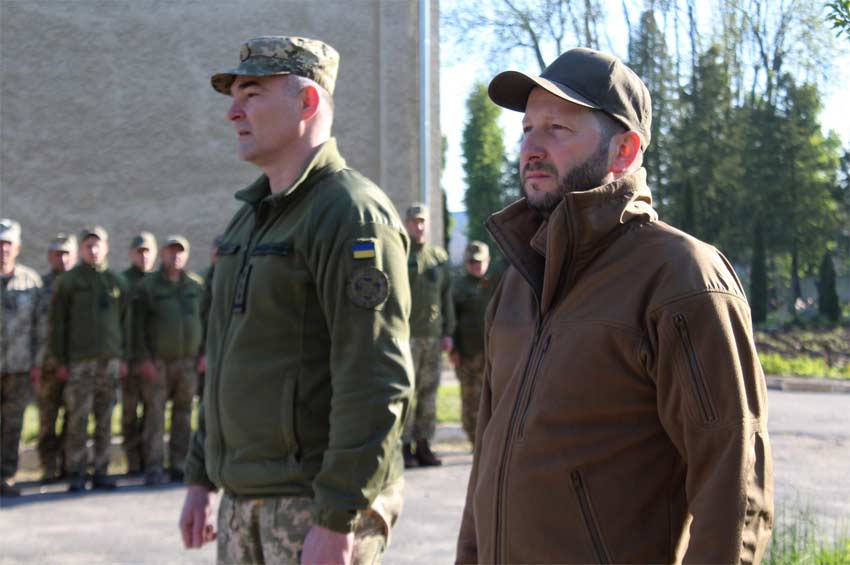 В Хмельницькій ОВА вручили відзнаки військовим медикам