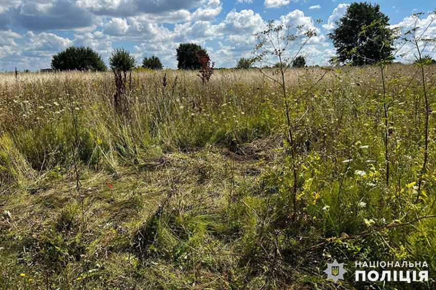 Звинуватили знайомого в крадіжці, побили та вивезли в поле: трьом хмельничанам оголошено підозру