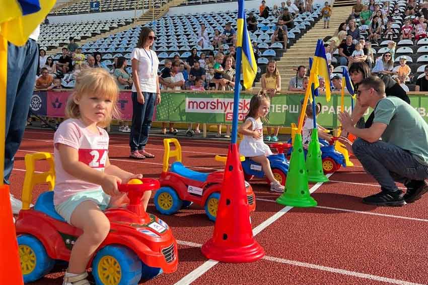 У Хмельницькому відбудуться дитячі благодійні перегони на толокарах і самокатах