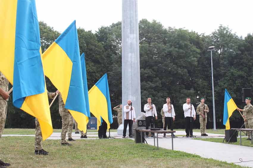 З нагоди дня Державного Прапора України Хмельниччина урочисто підняла найбільший стяг нашої області 