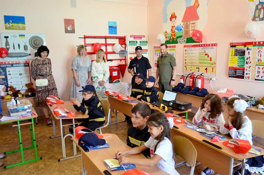 В День знань у школах Хмельниччини відкрили 11 новостворених Класів безпеки