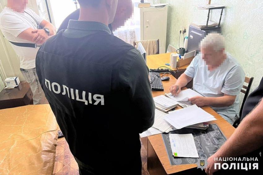 На Шепетівщині затримали медика, який вимагав у засудженого 20 тисяч гривень за надання медичної допомоги