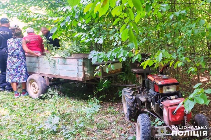 На Деражнянщині 78-річний чоловік загинув під колесами мотоблоку