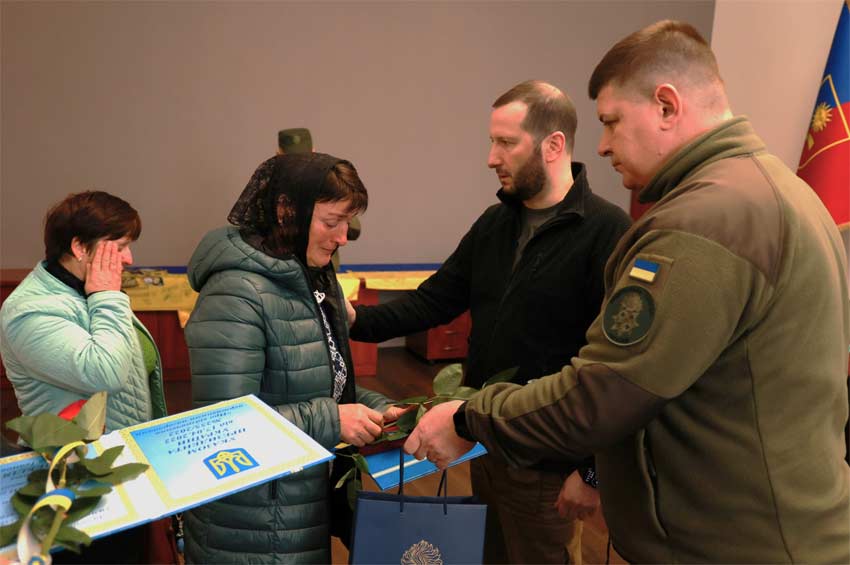 Сергій Тюрін вручив державні нагороди рідним загиблих Героїв з Хмельниччини