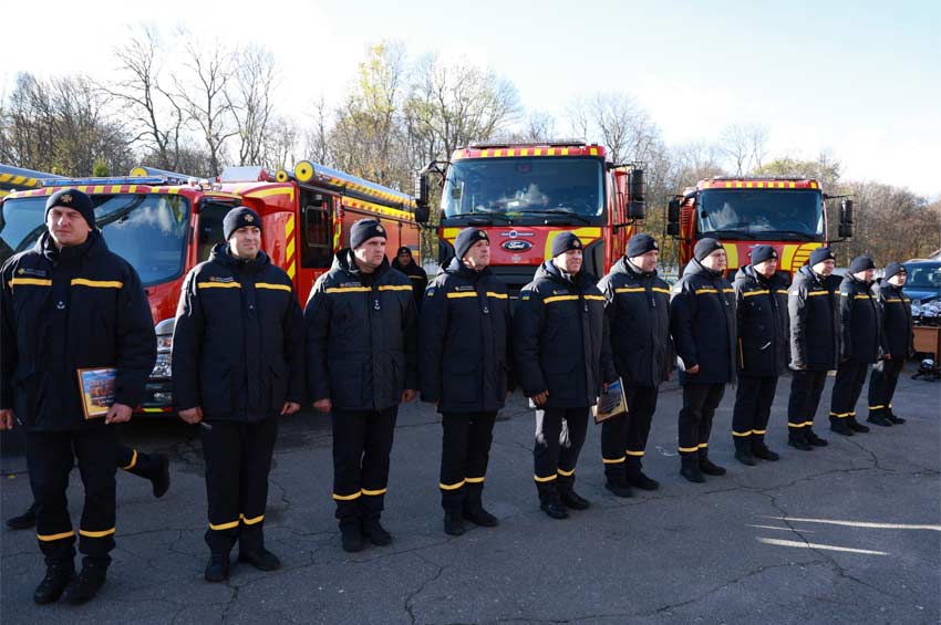 На Хмельниччині чотири сім`ї пожежників отримали ключі від нового житла