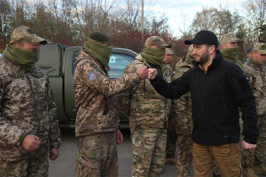 Для підсилення сил ППО Хмельниччини передали ще 35 позашляховиків