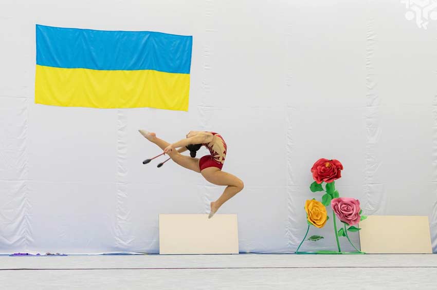 «Діти – наше майбутнє!»: більше двохсот спортсменок взяли участь у чемпіонаті міста з художньої гімнастики