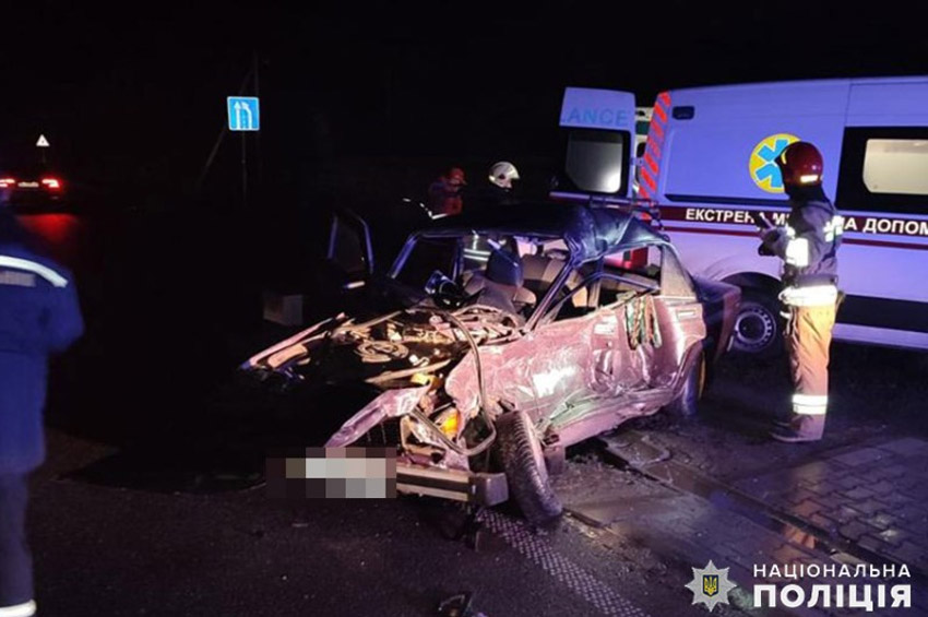 На Дунаєвеччині в ДТП загинув водій ВАЗу, пасажирка госпіталізована до лікарні