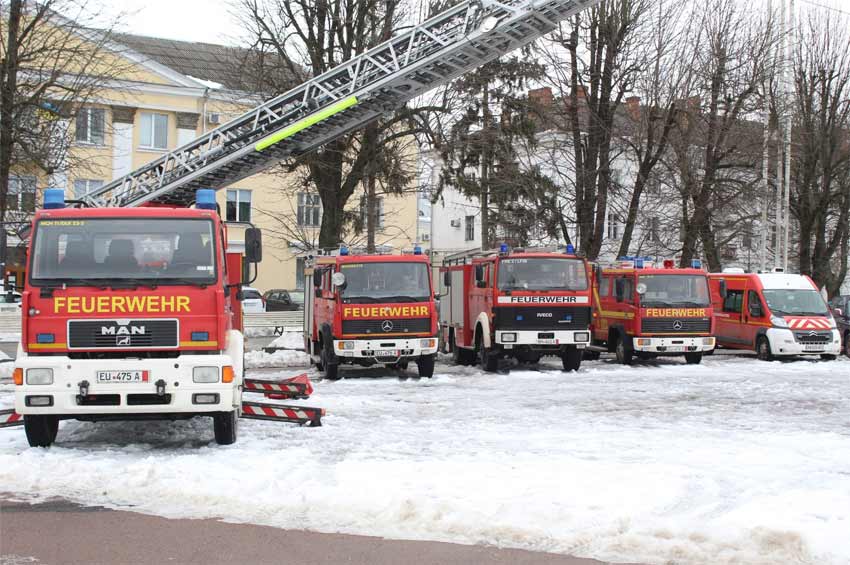 Благодійники з Німеччини передали Хмельниччині пожежні машини