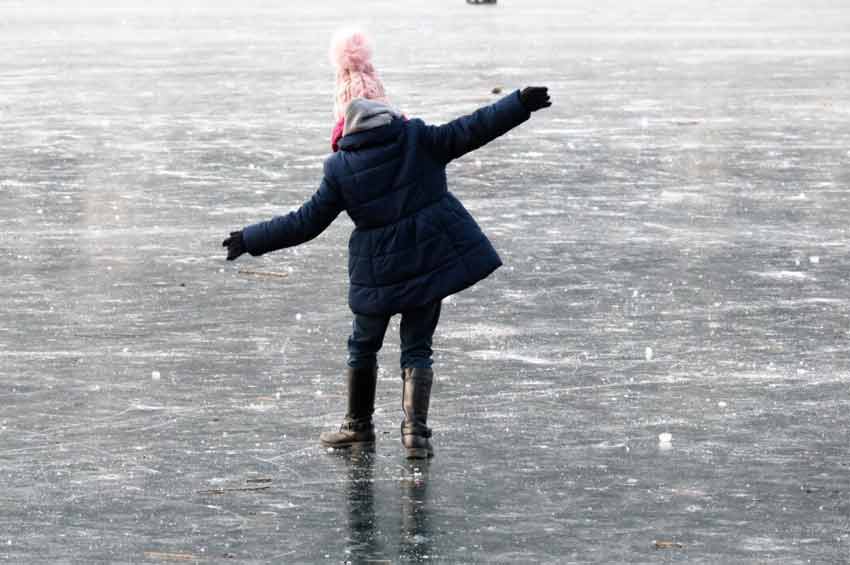 Обережно тонкий лід! В Хмельницькій ОВА нагадали правила безпечної поведінки на кризі