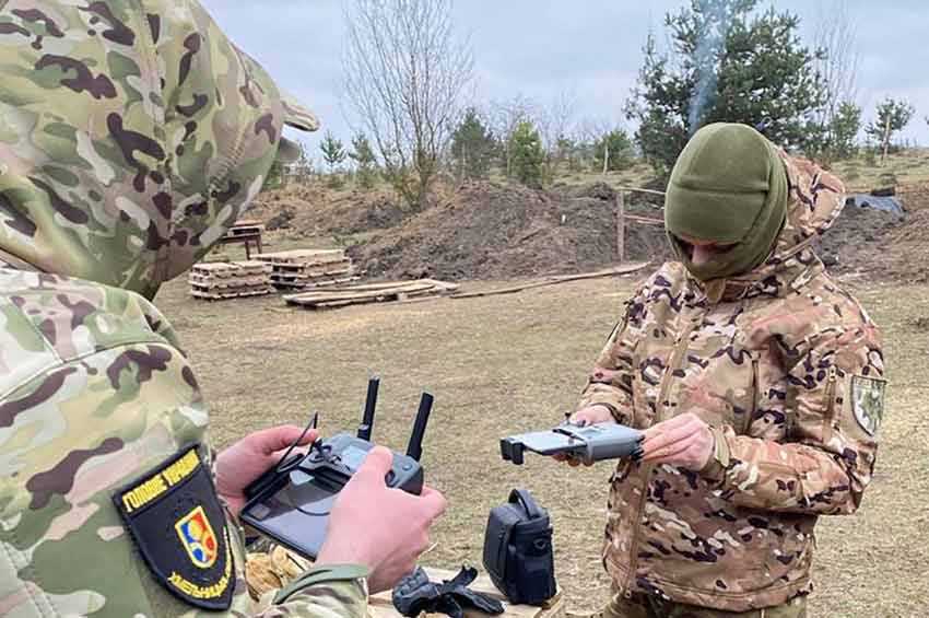 Хмельницькі поліцейські пройшли курс підготовки операторів БПЛА