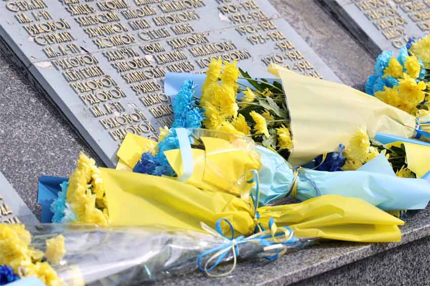 День пам’яті та перемоги над нацизмом у Другій світовій війні: на Хмельниччині вшанували загиблих воїнів