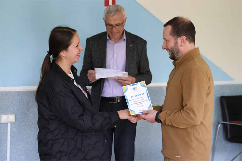 Сертифікати на отримання мікрогранту на суму 250 тис. гривень вручили підприємцям Хмельниччини