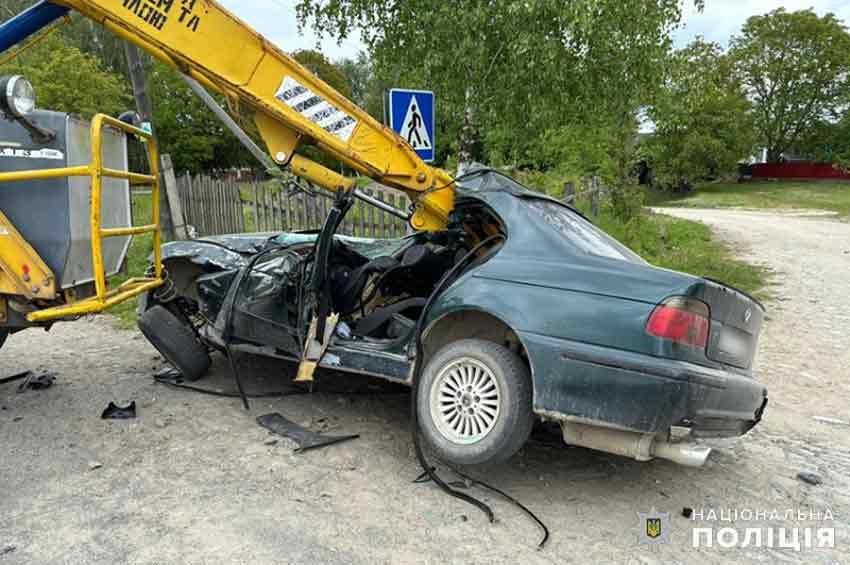 У Віньківцях зіткнулися трактор та автомобіль «BMW»: постраждав 42-річний чоловік