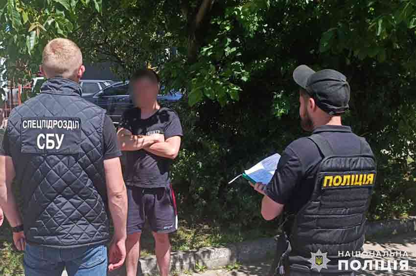 У Хмельницькому затримали торговця наркотиками та боєприпасами