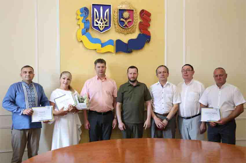 Кращим медичним працівникам області вручили високі державні нагороди