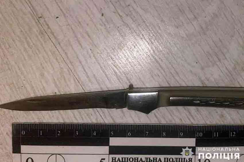 У Хмельницькому під час сварки матір зарізала власного сина 