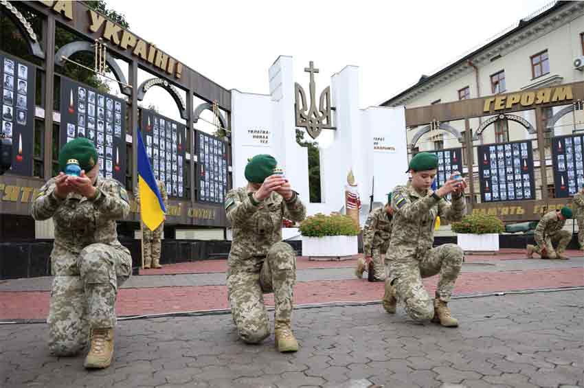 У День захисників і захисниць України Хмельниччина вшанувала пам’ять Героїв