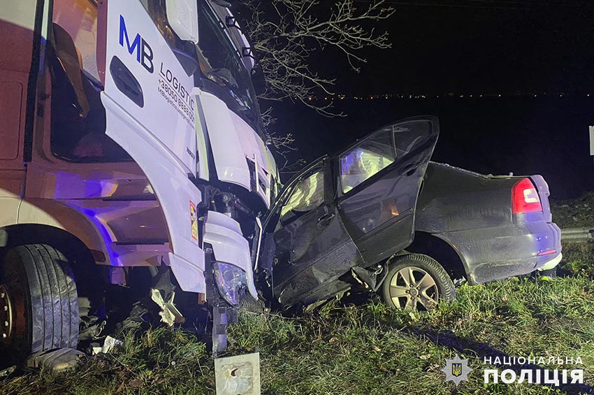 Смертельна ДТП на Хмельниччині забрала життя молодого подружжя з Львівщини