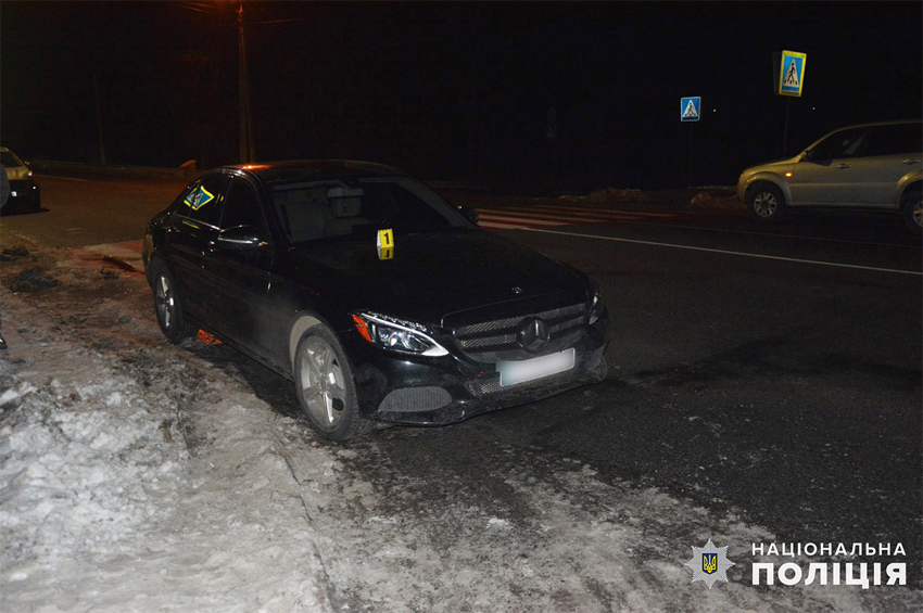 На заправці двоє молодиків  викрали автомобіль у 23-річного хмельничанина