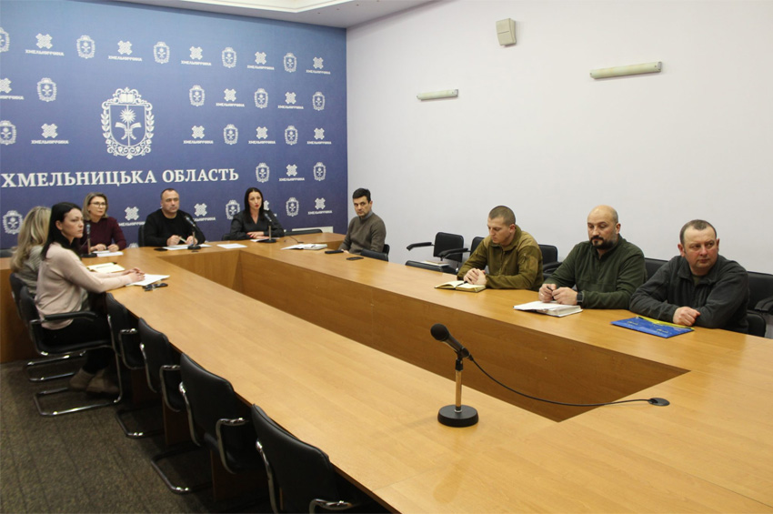 Зміни у законодавстві щодо оподаткування доходів обговорили в Хмельницькій ОВА під час “Діалогу влади та бізнесу”