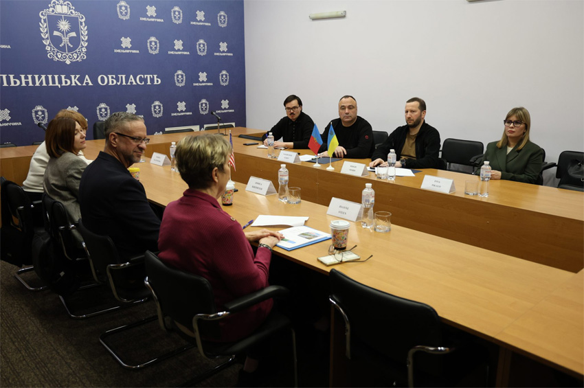 На Хмельниччині стартує програма підтримки дружин загиблих Героїв за принципом «рівний рівному»