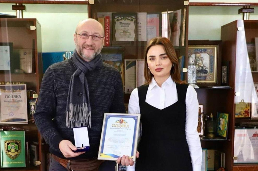 Хмельницька обласна рада відзначила подякою волонтера ГО “Мистецька сотня “Гайдамаки”