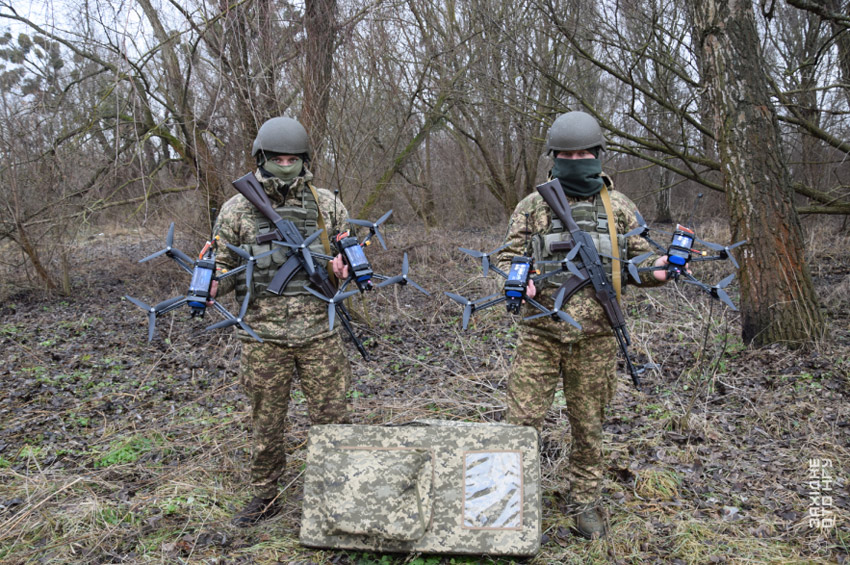 Військовослужбовці хмельницького підрозділу Нацгвардії України отримали партію сучасних FPV-квадрокоптерів 
