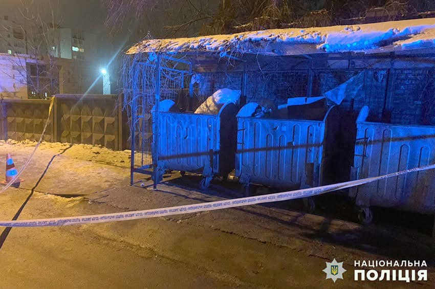 У Хмельницькому оголосили підозру жінці, яка залишила власну новонароджену дитину на смітнику