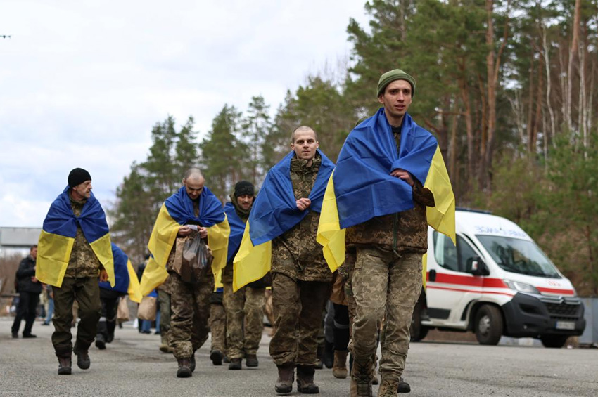 Сьогодні Україна повернула з російської неволі 197 Захисників